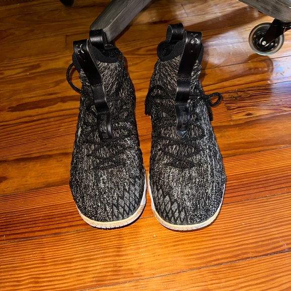 Nike Lebron 15s - Picture 5 of 5